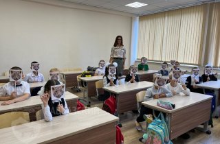 Почему лес так важен для обитателей планеты Земля? Каково его хозяйственное значение? Кто защищает и изучает лес? Почему в Кавказском заповеднике по особому отмечают профессиональный День работников леса? Ответы на эти вопросы узнали школьники и дошколята из Республики Адыгея и города Майкопа.
