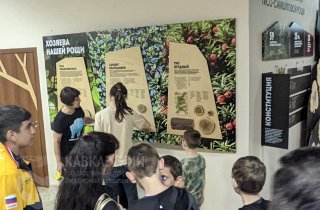 Воспитанники Адлерского реабилитационного центра посетили Малое кольцо Тисо-самшитовой рощи